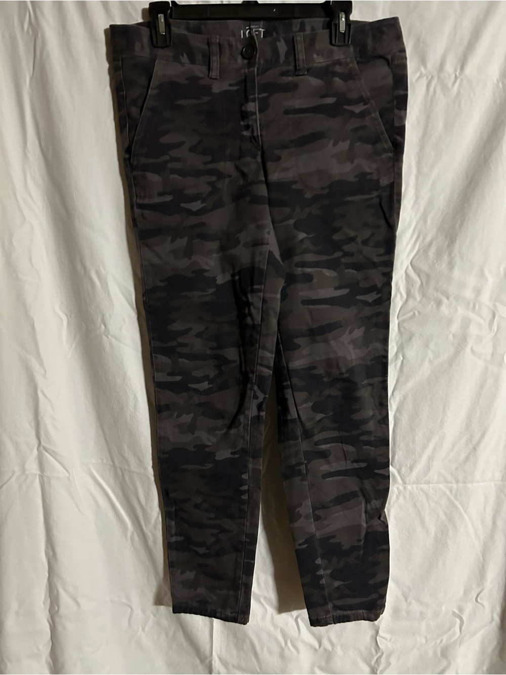 LOFT Modern Skinny Khaki Gray Black Camo Pants Size 8 Stretch